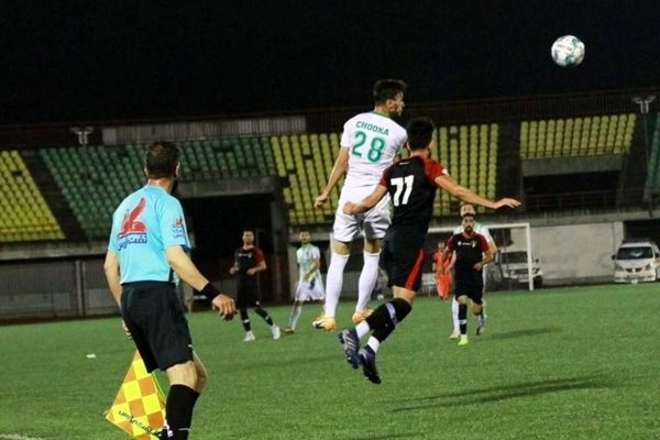 تاخیر 40 دقیقهای شروع یک بازی در لیگ یک به دلیل فرود هلیکوپتر