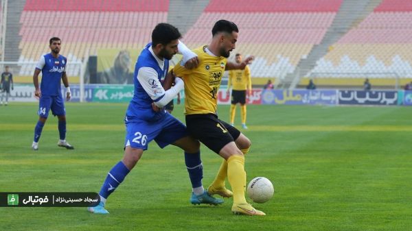  سپاهان دو - استقلال یک  قهرمان فصل پیش دبل شد  بازگشت تیم ساپینتو به کابوس دور بودن از کورس