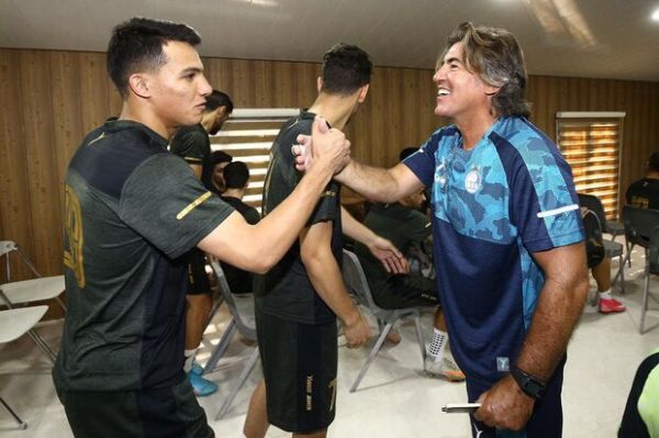 رقابت مجیدی و استقلال برای جذب بازیکن ایرانی شارلوا