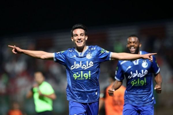 امیرحسین حسین زاده از استقلال شکایت کرد