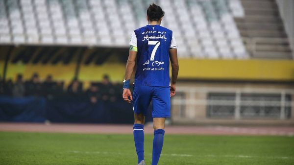 گزارش ویژه سیاوش یزدانی هم وارد سیاهه شد نفرین پیراهن شماره هفت ادامه دارد