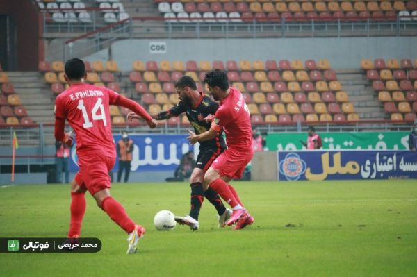  انصاری  در جایگاهی نیستم جواب گل‌محمدی را بدهم