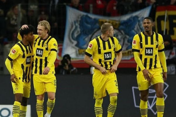  شکست لورکوزن مقابل دورتموند با حضور ۱۰ دقیقه‌ای آزمون