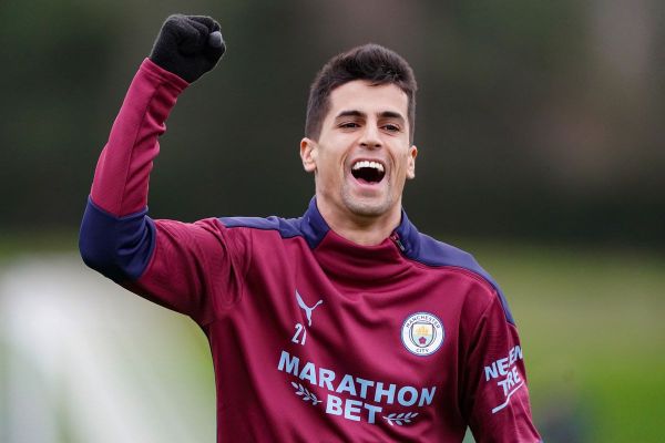 چرا مدافع منچسترسیتی به بارسلونا جواب رد داد