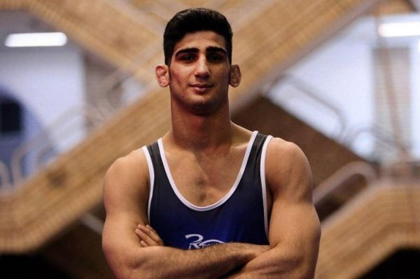  کشتی‌گیر ایرانی شگفتی ساز شد  کاویانی نژاد نایب قهرمان جهان را شکست داد