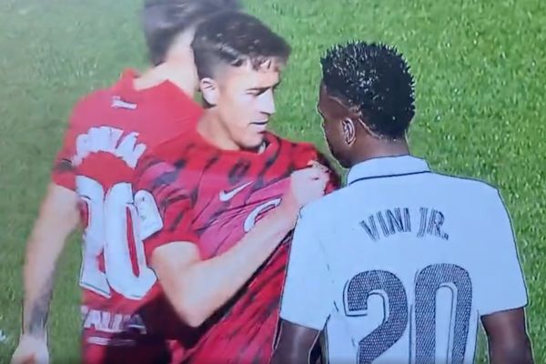 عکس؛ کلکل وینیسیوس با بازیکنان مایورکا که به محرومیتش منجر شد