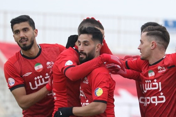  چانه زنی هوادار و تراکتور تبریز بر سر حضور تماشاگران