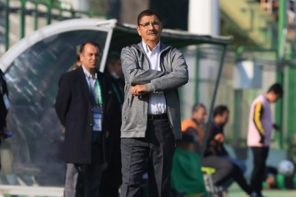 تاوارس پرسپولیس با تمام توان مقابل نفت بازی میکند