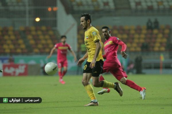  گزارش تصویری اختصاصی  دیدار تیمهای فولاد و سپاهان