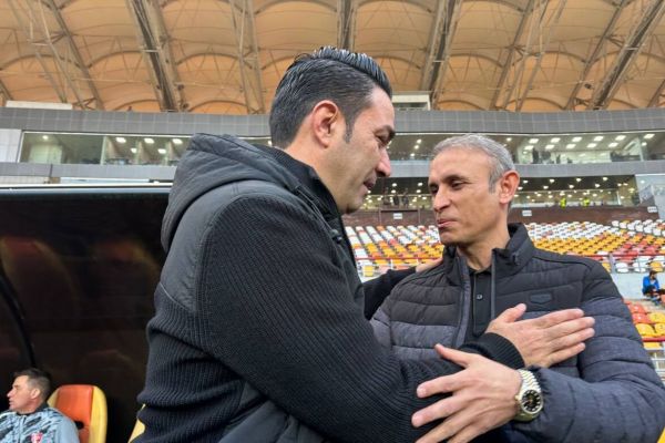 یحیی گل محمدی از جواد نکونام عذرخواهی کرد یا عذرخواهی نکرد