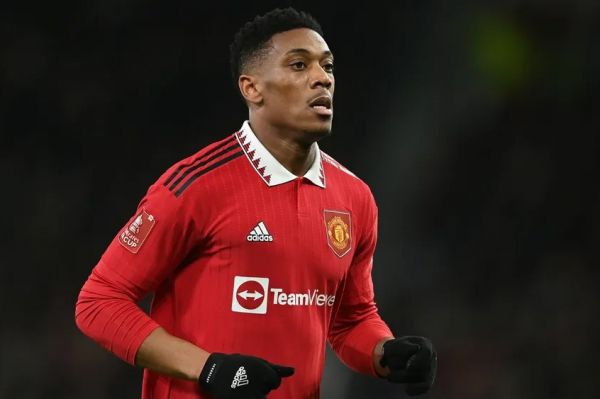 انتقاد تن هاگ از مهاجم فرانسوی منچستریونایتد او همیشه مصدوم است