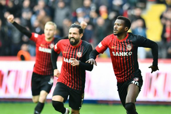  دو تیم ترکیه‌ای از ادامه لیگ انصراف دادند