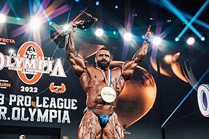  تصویری جالب از مجسمه عجیب هادی چوپان