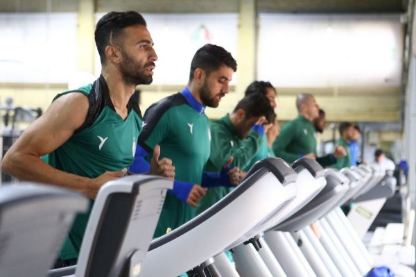 چرا استقلال در روزهای برفی به سالن میرود