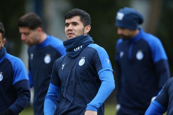  استقلال از آمانوف شکایت می‌کند