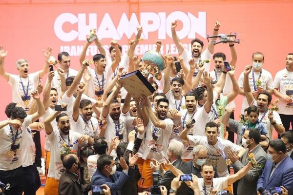  شعار علیه پرسپولیس در جشن قهرمانی مس سونگون