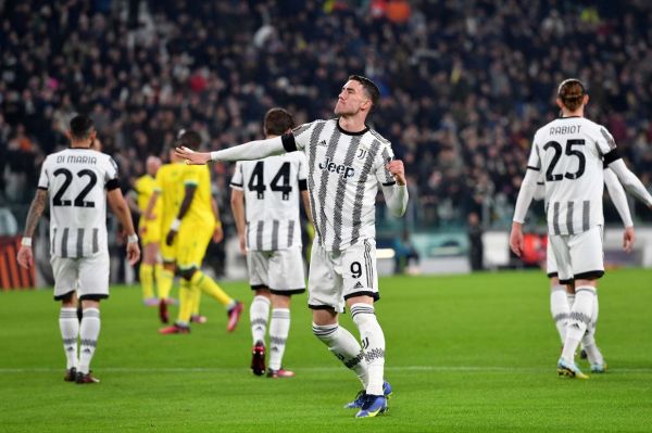 تساوی خانگی بیانکونریها در پلی آف دور حذفی لیگ اروپا