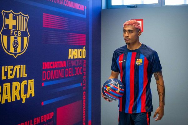  رسمی؛ مدافع راست مکزیکی به بارسلونا پیوست