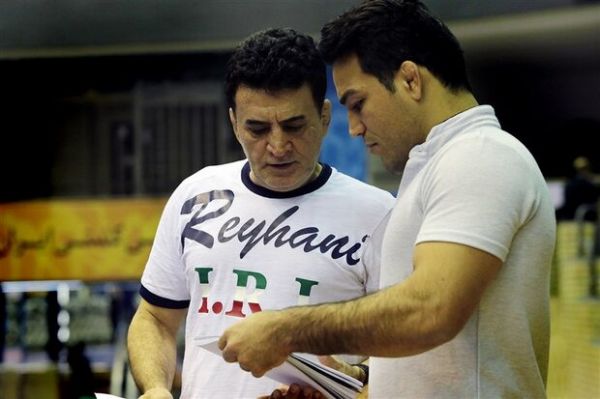  سفر مربی سابق تیم ملی کشتی فرنگی به مناطق محروم  عکس