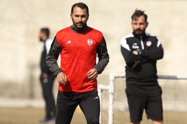 بازگشت مدافعی که فرزندش را از دست داد گذر از روزهای تلخ