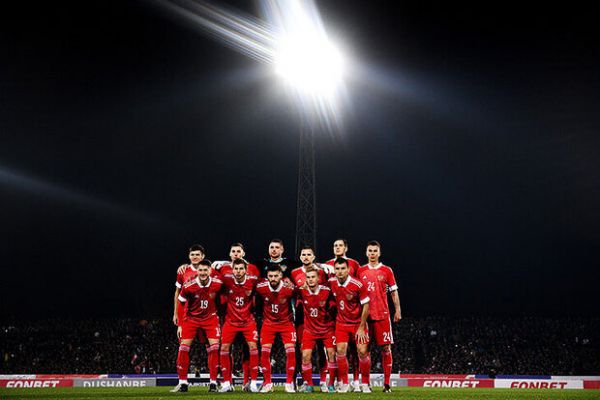 سرمربی تیم ملی فوتبال روسیه همچنان منتظر توافق هستیم