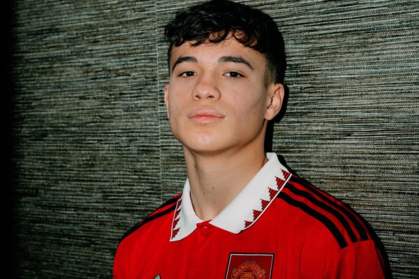  اولین پیام پدیده 16 ساله پس از انتقال به منچستریونایتد