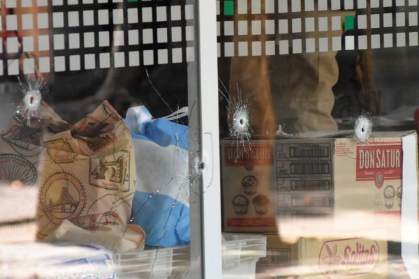  شلیک 14 گلوله به فروشگاه خانوادگی همسر مسی