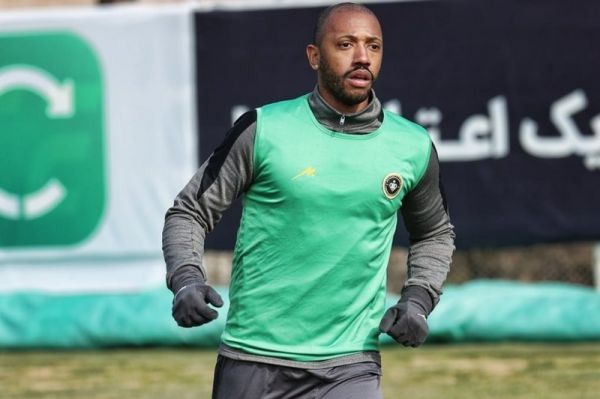 بازگشت خوش موقع فرناندز به تمرینات سپاهان