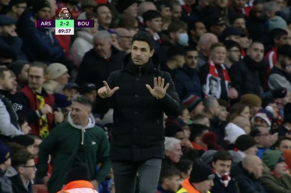  عکس؛ لحظه‌ای که آرتتا 7 دقیقه وقت اضافه می‌خواست