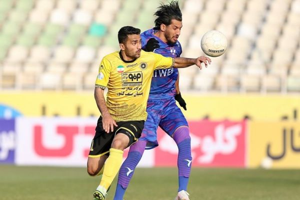 سپاهان سه - هوادار یک سپاهان، صدر را پس گرفت ساکت از نوع الهامی، کیش و مات در نقش جهان