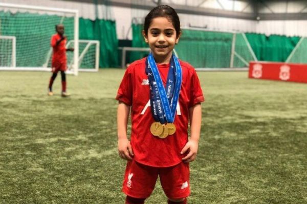  آرات حسینی در تمرین بزرگسالان سپاهان  رابطه خوب سلبریتی کوچک ایرانی با رامین رضاییان