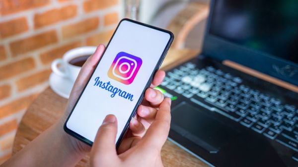  تاپ سکرت  آقای سرمربی در نقش ادمین