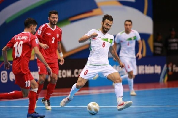 لژیونر مصدوم در بازی ایران - ژاپن به میدان رفت