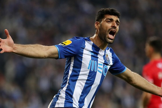  طارمی با چشمان اژدها  عکس