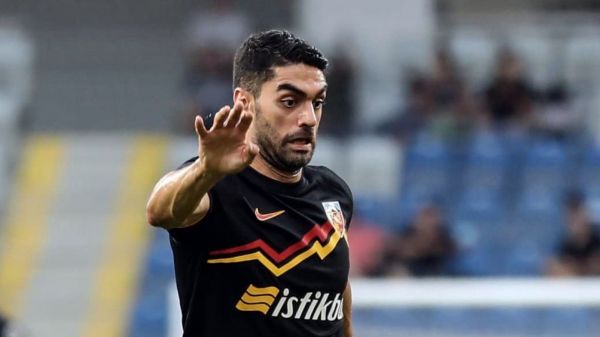 خط قرمز قلعهنویی روی نام سورپرایز کیروش