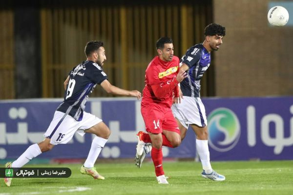  پیکان صفر - فولاد دو  علی منصور هر چه از اهواز دورتر، موفق تر  پیکانِ حسینی، استارت نمی خورد