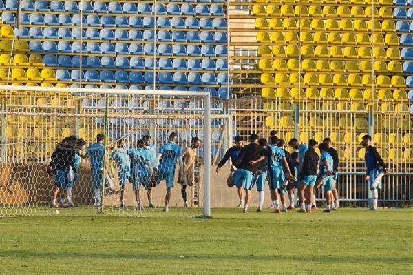 تنبیه نفتی ها به سبک اشکش؛ آغاز تمرینات از ساعت ۶ صبح