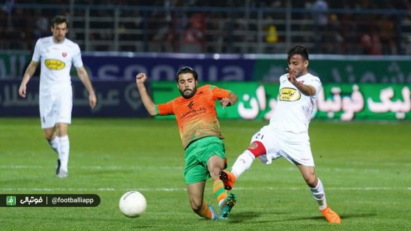  مس رفسنجان صفر – پرسپولیس یک  ماندن پرسپولیس در کورس با تصمیم جنجالی داور و کمکش  مس با شاهکار سلیمان زاده دبل شد