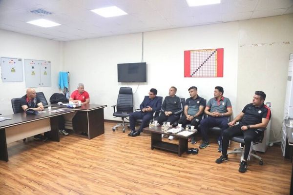  کنایه فولادی‌ها به جواد نکونام بابت اقدام مثبت منصوریان