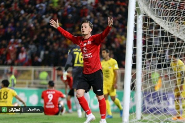  مورچه اتمی تراکتور یک تنه سپاهان را زمین‌گیر کرد