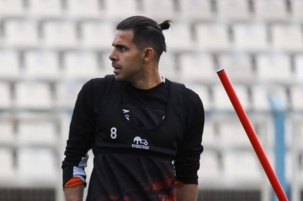  شاهینِ تراکتور، پر پرواز ندارد