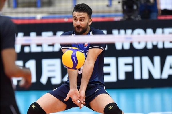 مخالفت بهروز عطایی با حضور حضرتپور در جام باشگاههای آسیا