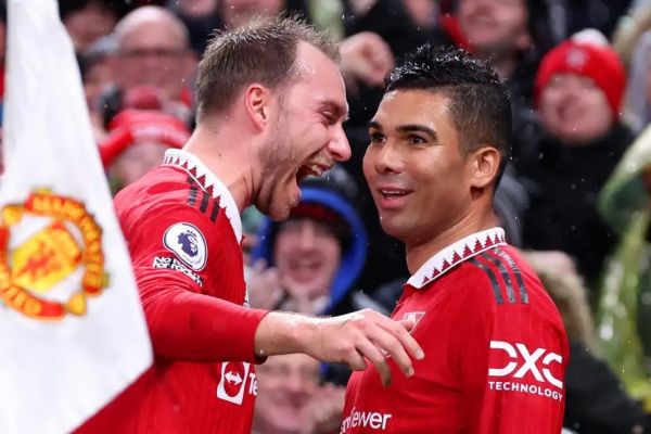 منچستریونایتد خط هافبک بینظیری دارد