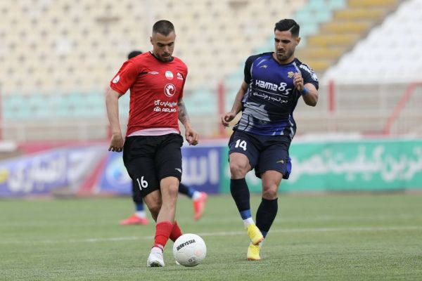 تراکتور یک - پیکان صفر تراکتور با دنده اتوماتیک سه امتیاز گرفت پیکان با حسینی، بی خیالِ لیگ برتر