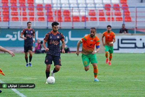 مس رفسنجان یک - مس کرمان صفر مس رفسنجان نارنجیِ پررنگ دربی کرمان کرمانی ها در آستانه فانوس بدست شدن