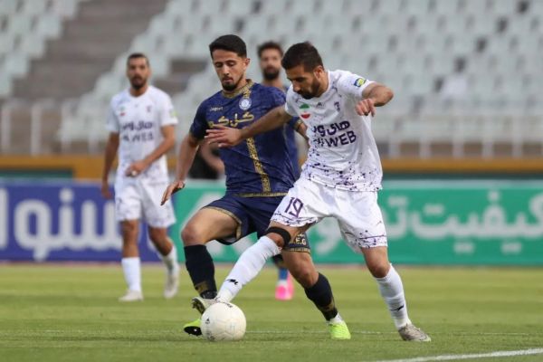  گزارش تصویری  مصاف دیروز تیمهای هوادار و گل گهر