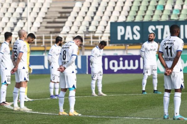  قلم قرمز ساپینتو روی 4 بازیکن استقلال