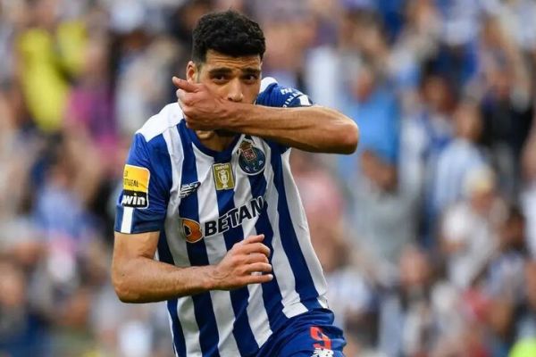  طارمی در یک قدمی آقای گلی  عکس