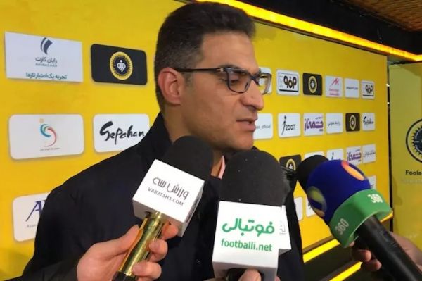 سرپرست سپاهان قنبرزاده قول همزمانی 3 هفته پایانی را داد ولی خبری نشد