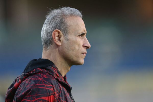  اعلام زمان نشست خبری سرمربیان پیکان و پرسپولیس